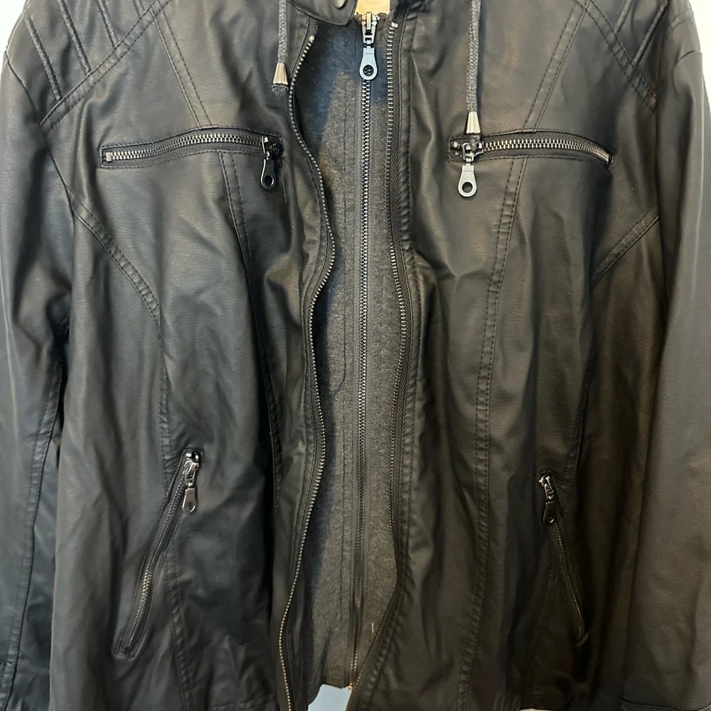 Plus size, faux black leather jacket with attached gray hoodie lining. Size 2x - Picture 3 of 9